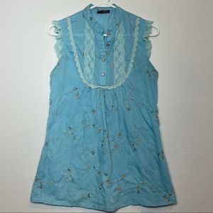 Voxx New York sleeveless floral blouse